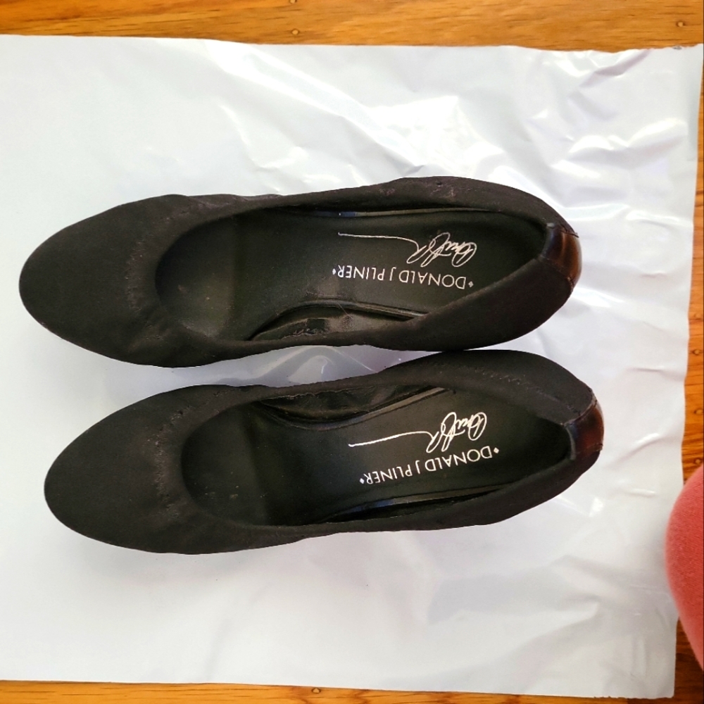 Donald pliner yyy kitten heel pump fabric 6 m